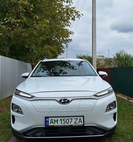 Белый Хендай Kona, объемом двигателя 0 л и пробегом 55 тыс. км за 16500 $, фото 6 на Automoto.ua