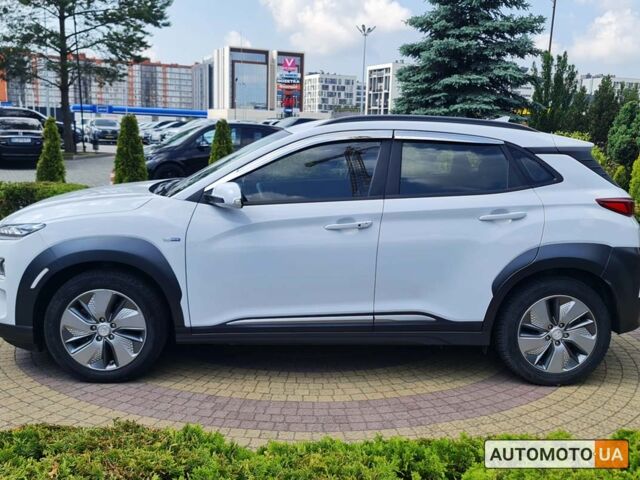 Белый Хендай Kona, объемом двигателя 64 л и пробегом 58 тыс. км за 18700 $, фото 6 на Automoto.ua