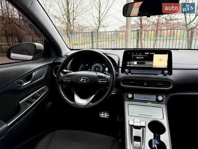 Белый Хендай Kona, объемом двигателя 0 л и пробегом 115 тыс. км за 17250 $, фото 95 на Automoto.ua