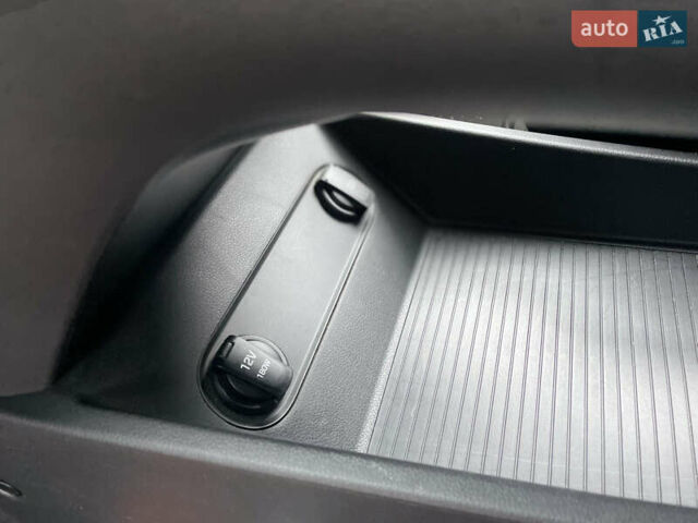 Білий Хендай Kona, об'ємом двигуна 0 л та пробігом 110 тис. км за 17300 $, фото 37 на Automoto.ua