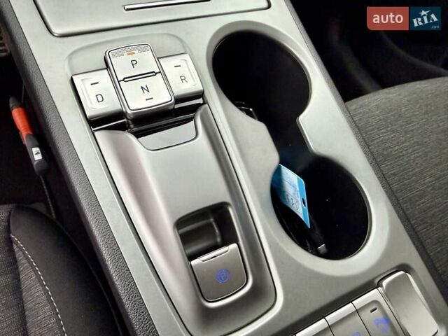 Белый Хендай Kona, объемом двигателя 0 л и пробегом 115 тыс. км за 17250 $, фото 60 на Automoto.ua