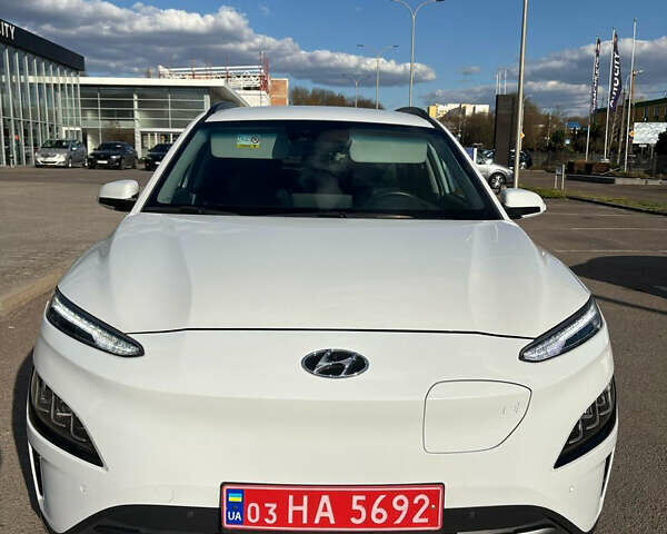 Білий Хендай Kona, об'ємом двигуна 0 л та пробігом 43 тис. км за 16700 $, фото 2 на Automoto.ua