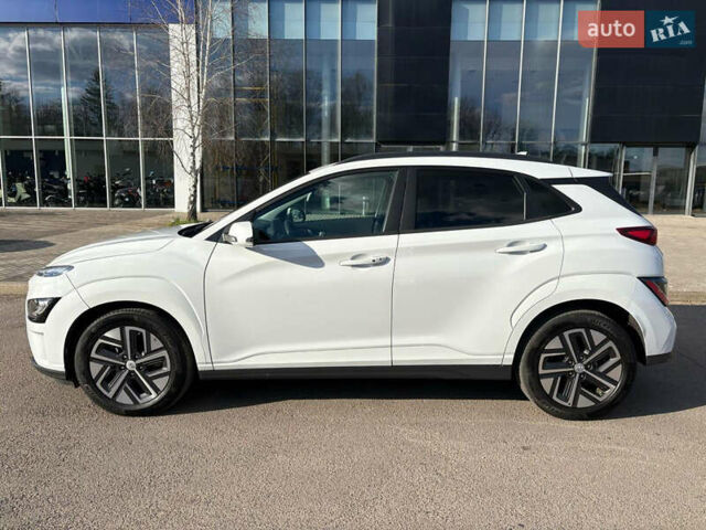Білий Хендай Kona, об'ємом двигуна 0 л та пробігом 43 тис. км за 16700 $, фото 3 на Automoto.ua