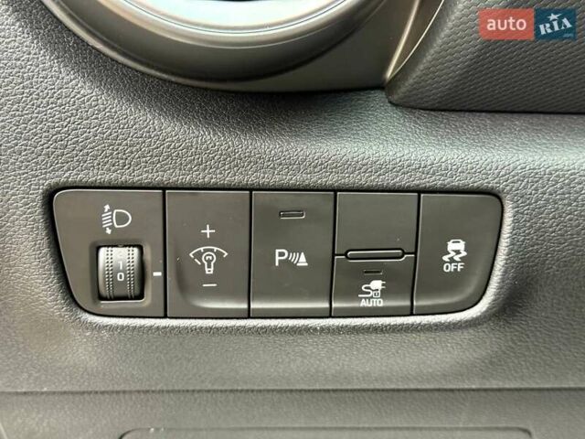 Белый Хендай Kona, объемом двигателя 0 л и пробегом 33 тыс. км за 17700 $, фото 20 на Automoto.ua