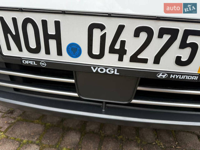 Белый Хендай Kona, объемом двигателя 0 л и пробегом 65 тыс. км за 17400 $, фото 25 на Automoto.ua