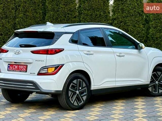 Білий Хендай Kona, об'ємом двигуна 0 л та пробігом 34 тис. км за 16999 $, фото 8 на Automoto.ua