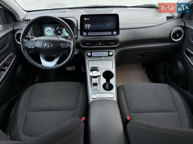 Білий Хендай Kona, об'ємом двигуна 0 л та пробігом 63 тис. км за 16499 $, фото 27 на Automoto.ua