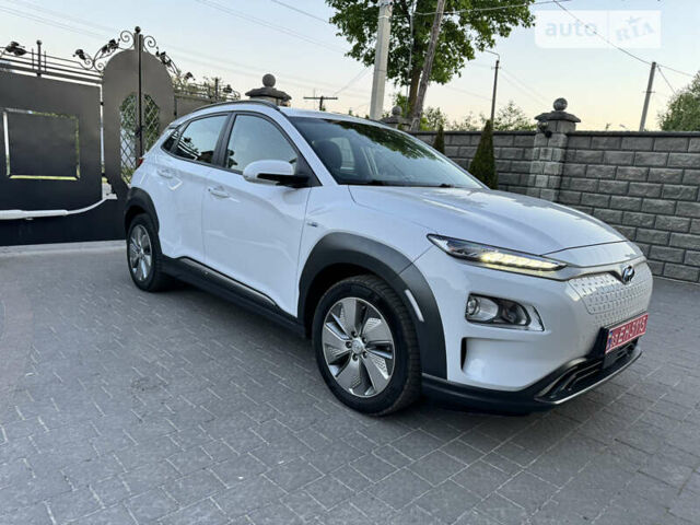 Білий Хендай Kona, об'ємом двигуна 0 л та пробігом 92 тис. км за 17200 $, фото 6 на Automoto.ua