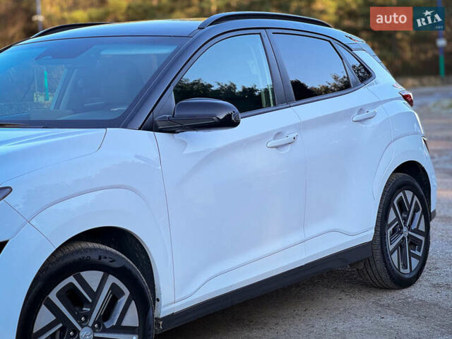Белый Хендай Kona, объемом двигателя 0 л и пробегом 148 тыс. км за 18500 $, фото 11 на Automoto.ua