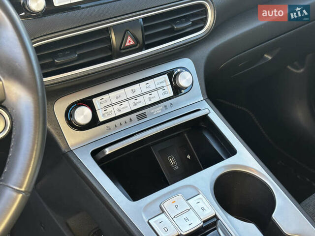 Білий Хендай Kona, об'ємом двигуна 0 л та пробігом 53 тис. км за 15900 $, фото 35 на Automoto.ua