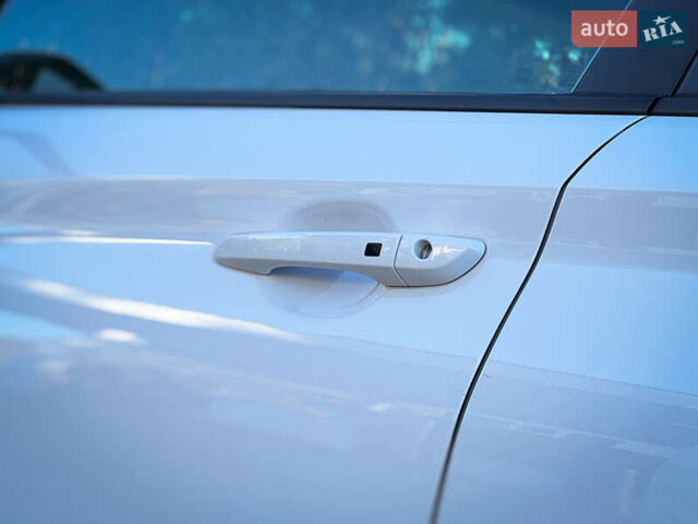 Белый Хендай Kona, объемом двигателя 0 л и пробегом 148 тыс. км за 18500 $, фото 19 на Automoto.ua