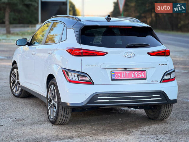 Белый Хендай Kona, объемом двигателя 0 л и пробегом 148 тыс. км за 18500 $, фото 13 на Automoto.ua