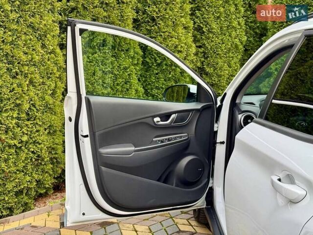 Белый Хендай Kona, объемом двигателя 0 л и пробегом 39 тыс. км за 17400 $, фото 15 на Automoto.ua