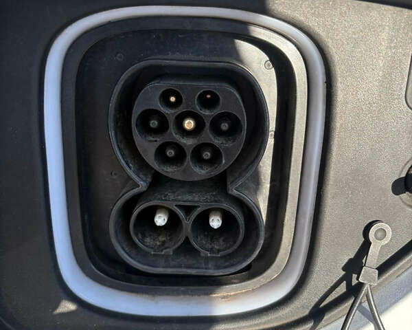 Білий Хендай Kona, об'ємом двигуна 0 л та пробігом 43 тис. км за 16700 $, фото 14 на Automoto.ua