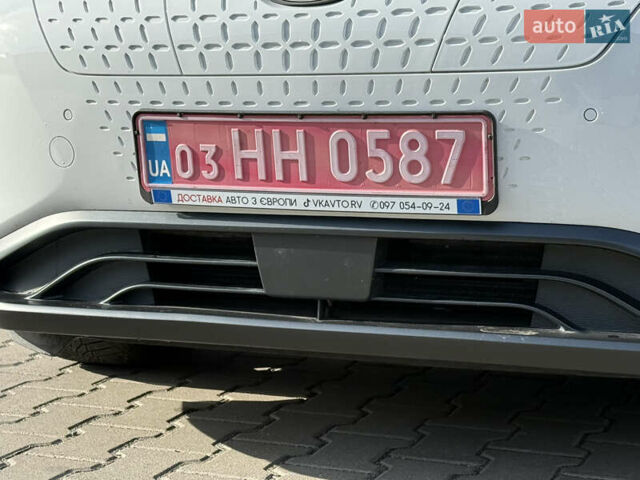 Білий Хендай Kona, об'ємом двигуна 0 л та пробігом 55 тис. км за 19950 $, фото 19 на Automoto.ua