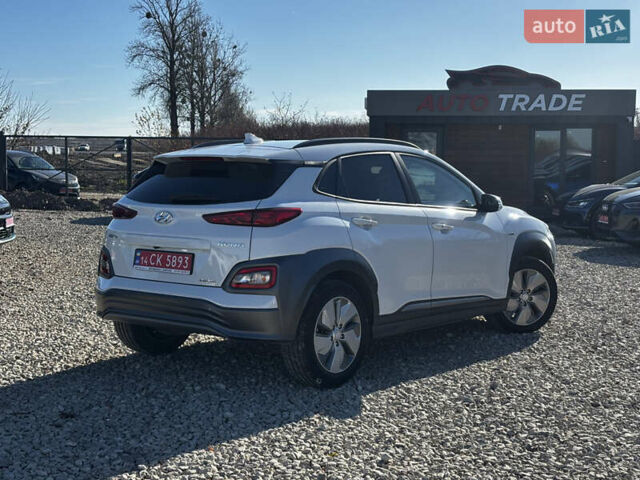 Білий Хендай Kona, об'ємом двигуна 0 л та пробігом 53 тис. км за 15900 $, фото 11 на Automoto.ua