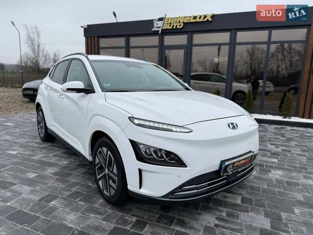 Білий Хендай Kona, об'ємом двигуна 0 л та пробігом 20 тис. км за 18699 $, фото 3 на Automoto.ua