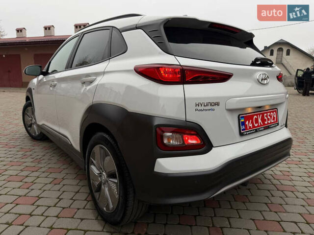 Білий Хендай Kona, об'ємом двигуна 0 л та пробігом 174 тис. км за 17800 $, фото 11 на Automoto.ua