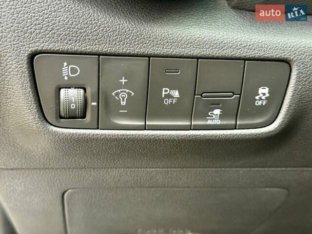 Белый Хендай Kona, объемом двигателя 0 л и пробегом 39 тыс. км за 17400 $, фото 18 на Automoto.ua