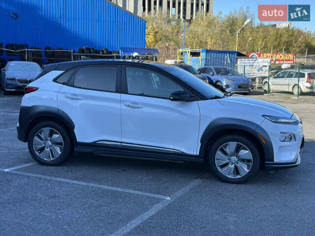 Білий Хендай Kona, об'ємом двигуна 0 л та пробігом 115 тис. км за 16800 $, фото 4 на Automoto.ua
