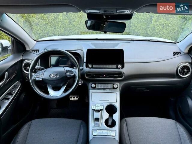 Білий Хендай Kona, об'ємом двигуна 0 л та пробігом 34 тис. км за 16999 $, фото 27 на Automoto.ua