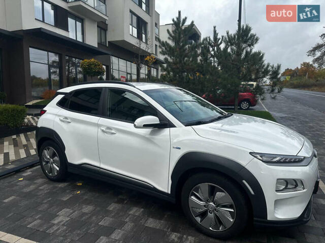 Белый Хендай Kona, объемом двигателя 0 л и пробегом 130 тыс. км за 18900 $, фото 6 на Automoto.ua