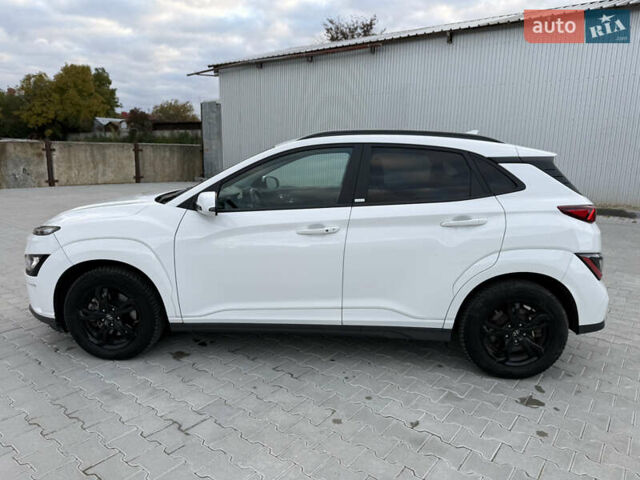 Білий Хендай Kona, об'ємом двигуна 0 л та пробігом 63 тис. км за 16499 $, фото 32 на Automoto.ua