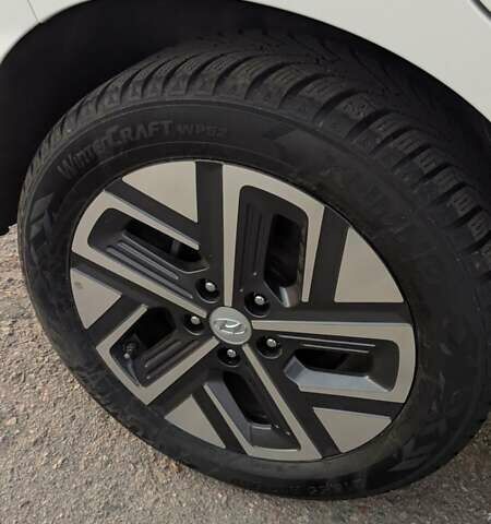 Білий Хендай Kona, об'ємом двигуна 0 л та пробігом 79 тис. км за 16950 $, фото 39 на Automoto.ua