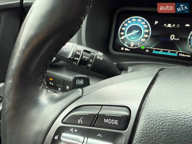 Белый Хендай Kona, объемом двигателя 0 л и пробегом 65 тыс. км за 17400 $, фото 46 на Automoto.ua