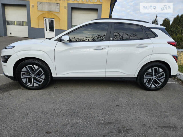 Білий Хендай Kona, об'ємом двигуна 0 л та пробігом 37 тис. км за 18899 $, фото 3 на Automoto.ua