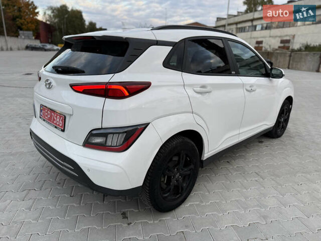 Білий Хендай Kona, об'ємом двигуна 0 л та пробігом 63 тис. км за 16499 $, фото 35 на Automoto.ua