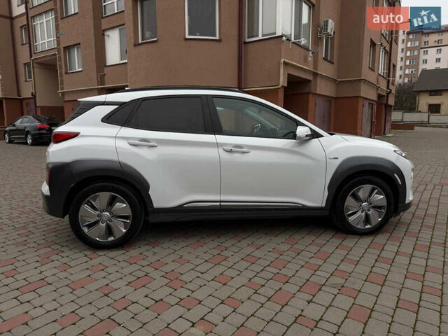 Білий Хендай Kona, об'ємом двигуна 0 л та пробігом 174 тис. км за 17800 $, фото 5 на Automoto.ua