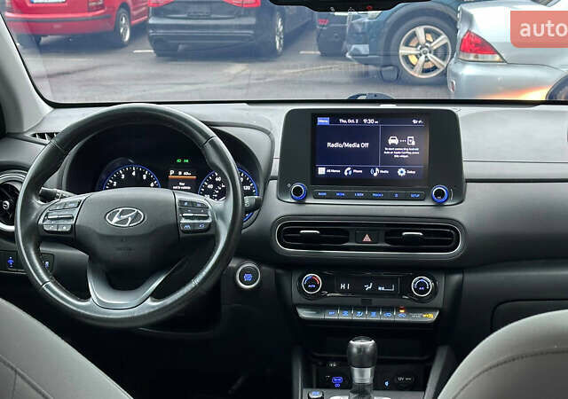 Белый Хендай Kona, объемом двигателя 2 л и пробегом 100 тыс. км за 15800 $, фото 4 на Automoto.ua