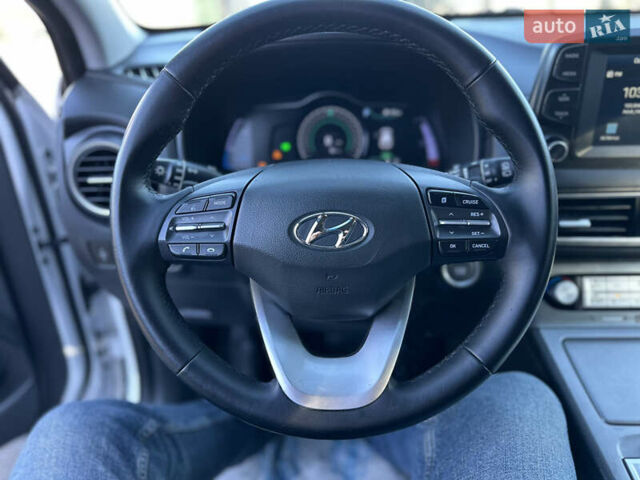 Білий Хендай Kona, об'ємом двигуна 0 л та пробігом 115 тис. км за 16800 $, фото 25 на Automoto.ua