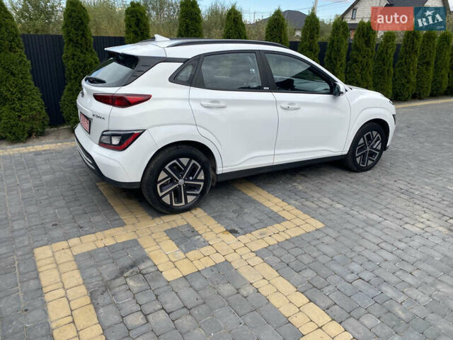 Білий Хендай Kona, об'ємом двигуна 0 л та пробігом 35 тис. км за 15500 $, фото 10 на Automoto.ua