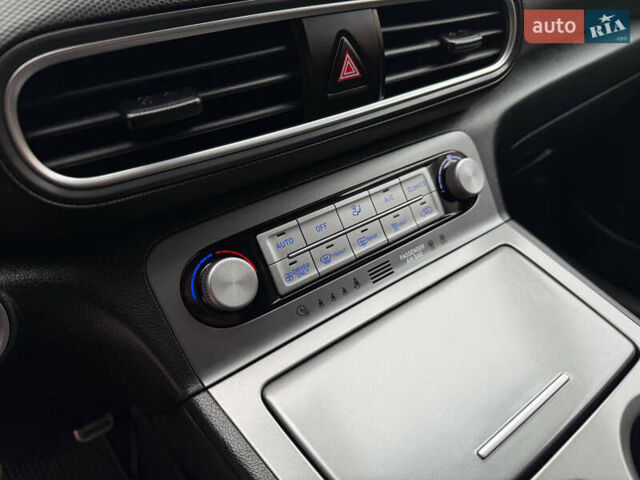 Білий Хендай Kona, об'ємом двигуна 0 л та пробігом 174 тис. км за 17800 $, фото 43 на Automoto.ua