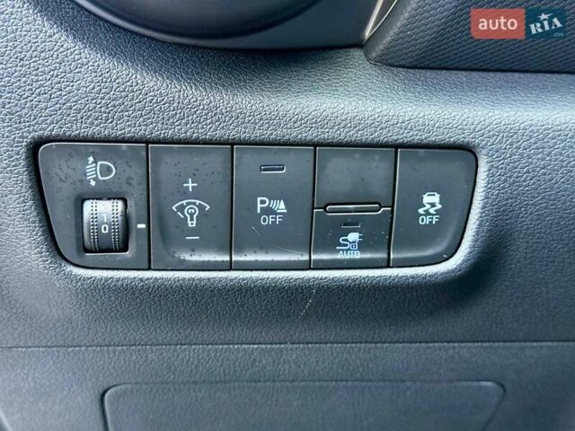 Білий Хендай Kona, об'ємом двигуна 0 л та пробігом 34 тис. км за 16999 $, фото 16 на Automoto.ua