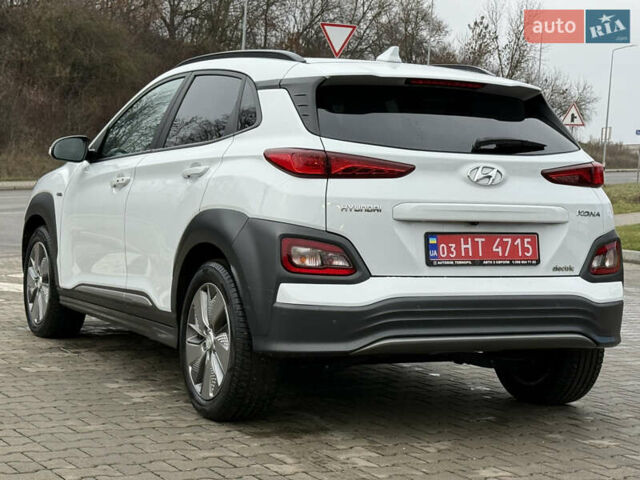 Белый Хендай Kona, объемом двигателя 0 л и пробегом 86 тыс. км за 18600 $, фото 1 на Automoto.ua