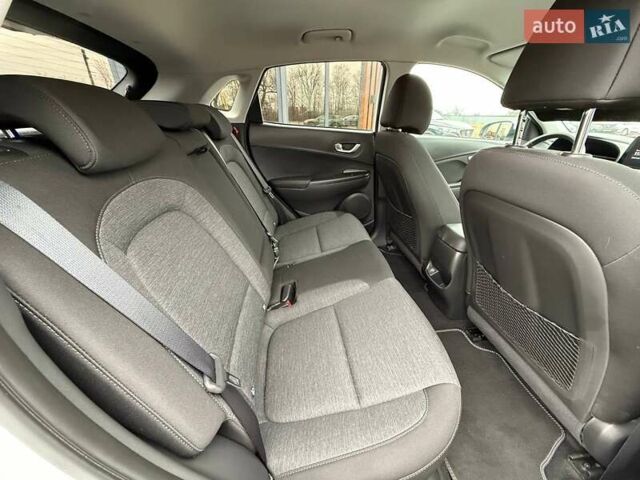 Білий Хендай Kona, об'ємом двигуна 0 л та пробігом 20 тис. км за 18699 $, фото 33 на Automoto.ua