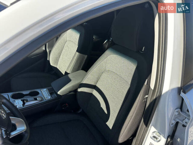 Білий Хендай Kona, об'ємом двигуна 0 л та пробігом 53 тис. км за 15900 $, фото 20 на Automoto.ua