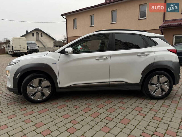 Білий Хендай Kona, об'ємом двигуна 0 л та пробігом 174 тис. км за 17800 $, фото 9 на Automoto.ua
