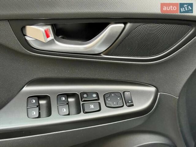 Белый Хендай Kona, объемом двигателя 0 л и пробегом 39 тыс. км за 17400 $, фото 16 на Automoto.ua