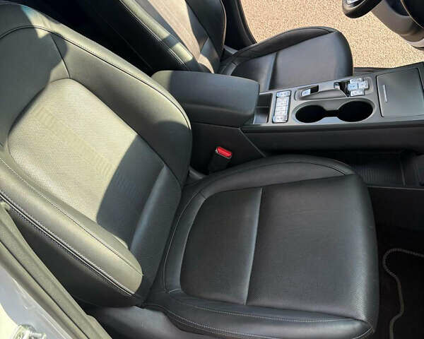 Білий Хендай Kona, об'ємом двигуна 0 л та пробігом 43 тис. км за 16700 $, фото 18 на Automoto.ua