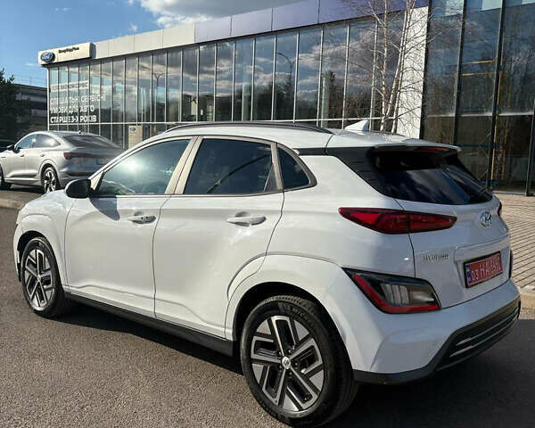Белый Хендай Kona, объемом двигателя 0 л и пробегом 43 тыс. км за 16700 $, фото 6 на Automoto.ua