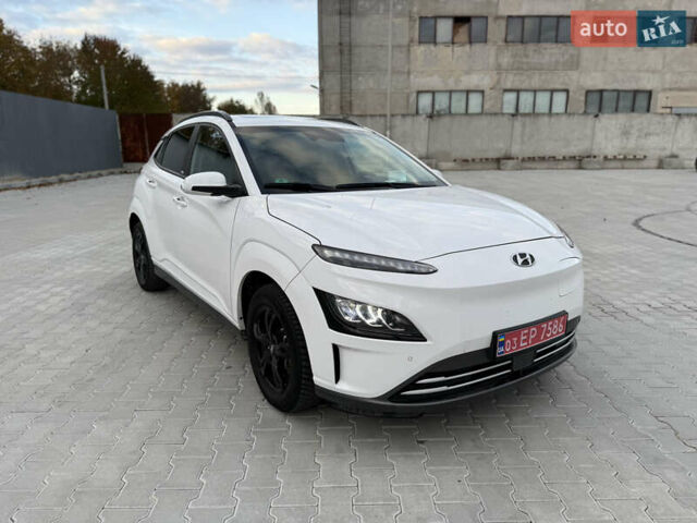 Білий Хендай Kona, об'ємом двигуна 0 л та пробігом 63 тис. км за 16499 $, фото 4 на Automoto.ua