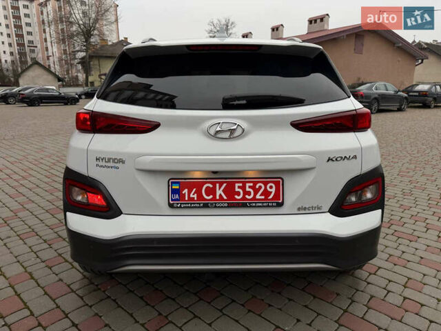 Білий Хендай Kona, об'ємом двигуна 0 л та пробігом 174 тис. км за 17800 $, фото 13 на Automoto.ua