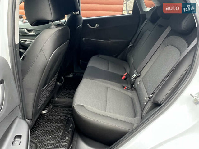 Белый Хендай Kona, объемом двигателя 0 л и пробегом 46 тыс. км за 17500 $, фото 17 на Automoto.ua