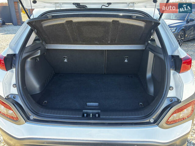 Білий Хендай Kona, об'ємом двигуна 0 л та пробігом 53 тис. км за 15900 $, фото 45 на Automoto.ua