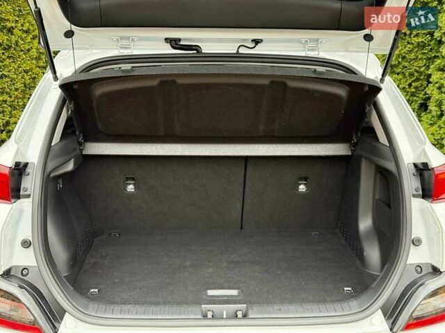 Белый Хендай Kona, объемом двигателя 0 л и пробегом 33 тыс. км за 17700 $, фото 14 на Automoto.ua