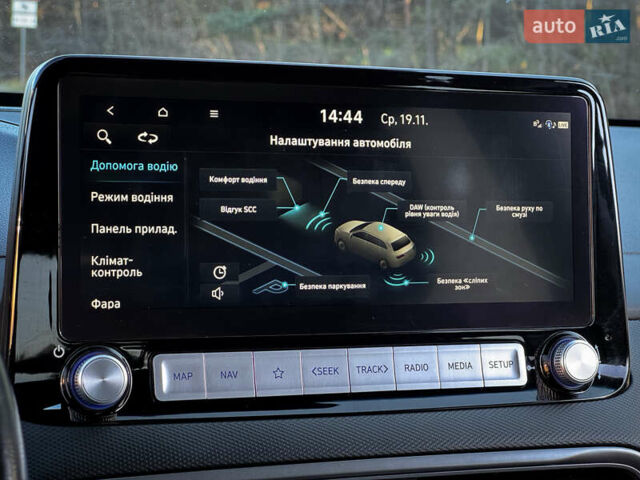 Белый Хендай Kona, объемом двигателя 0 л и пробегом 148 тыс. км за 18500 $, фото 48 на Automoto.ua